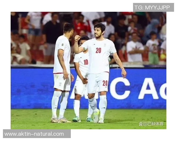 伊朗足球队逆袭战胜日本明星球员震惊全场引发热议