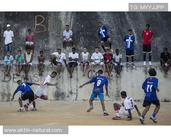 足球明星街头排名揭秘谁是街头足球之王与传奇球星的较量